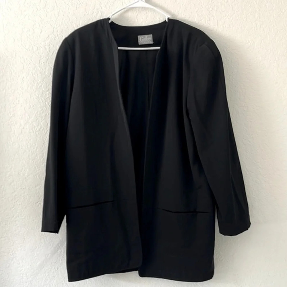Vintage blazer size 12 black blazer shoulder pads pockets‎ open front lined fall